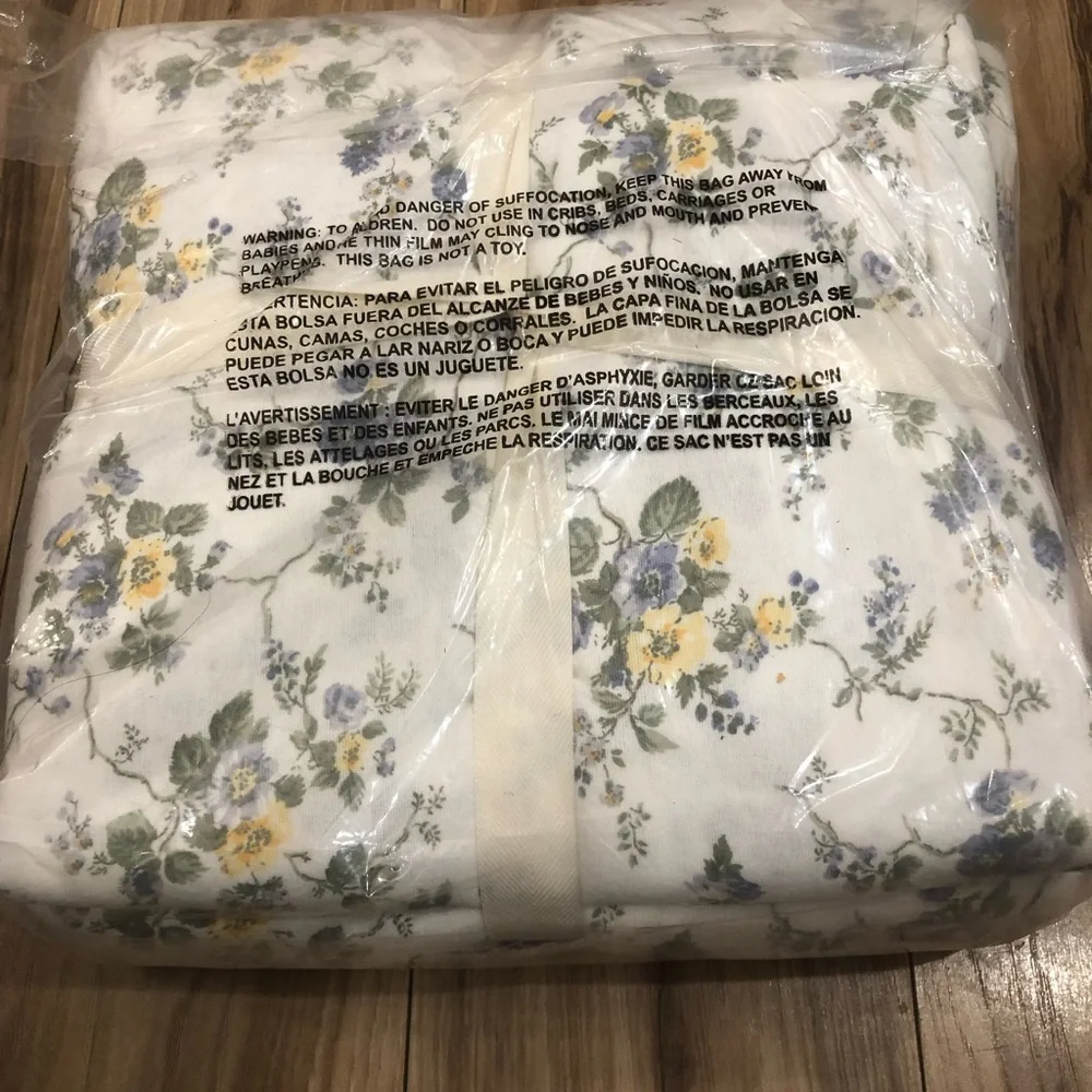 Laura Ashley Cotton Flannel 4-Piece Sheet Set, Queen